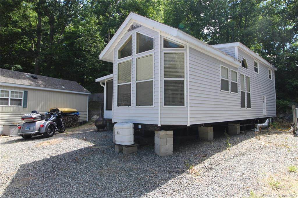 262 Shetucket Turnpike - Photo 1