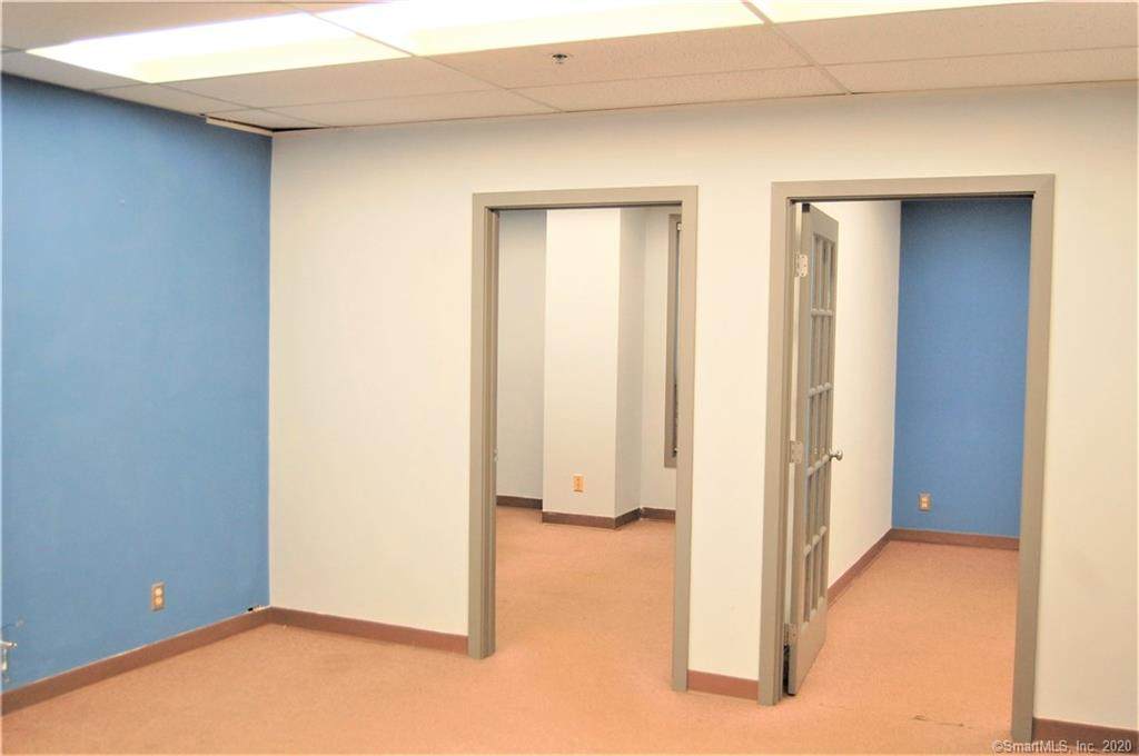 425 Kings Highway - Photo 1