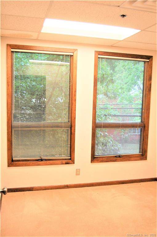 425 Kings Highway - Photo 1