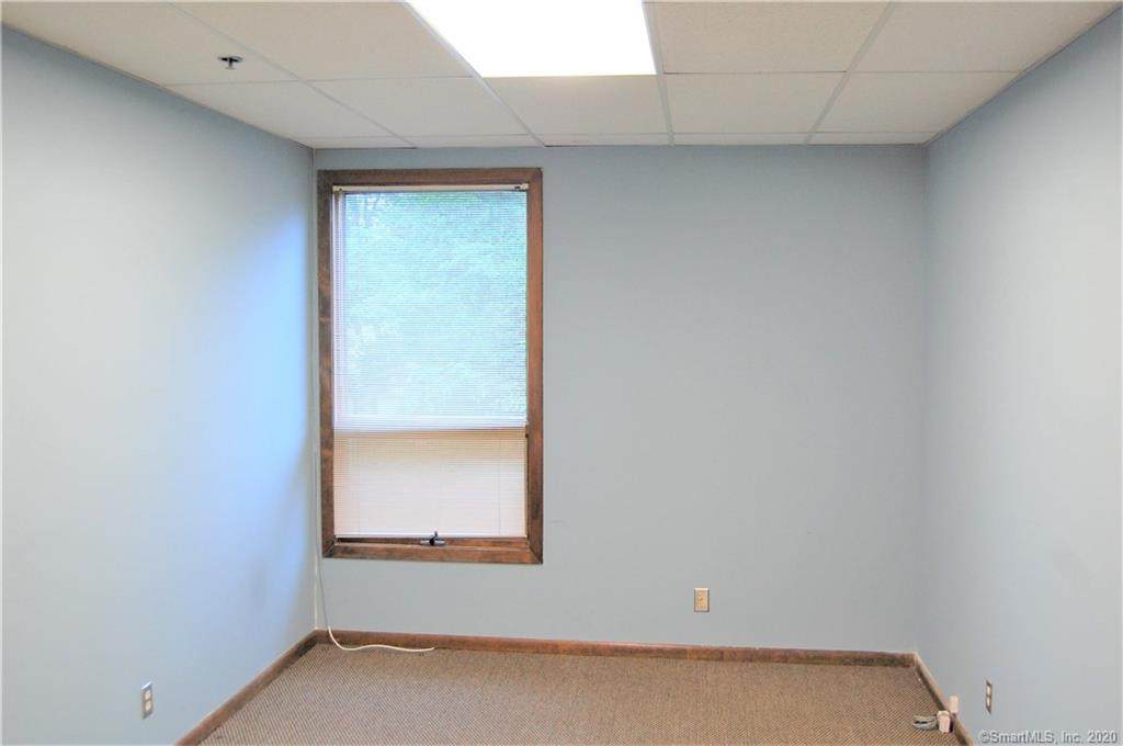 425 Kings Highway - Photo 1