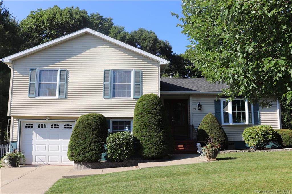 17 Farm Meadow Road - Photo 1