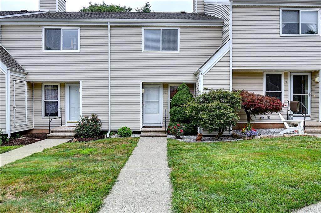 7 Watch Hill Circle - Photo 1