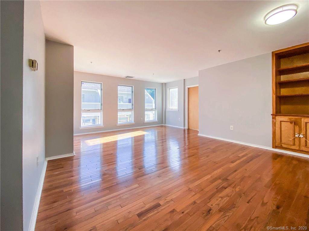 664 Main Avenue - Photo 1