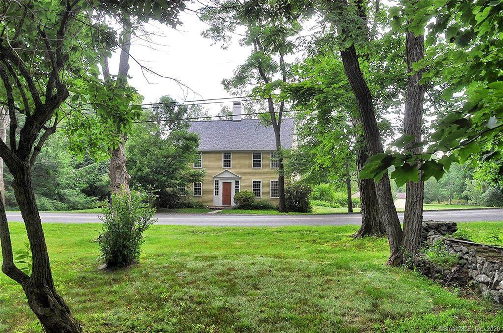 393 Middle Road Turnpike - Photo 1