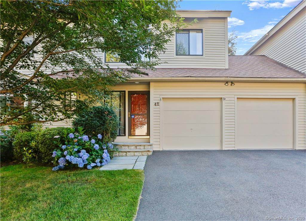 320 Strawberry Hill Avenue - Photo 1