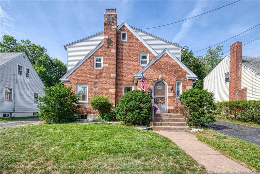 29 Moore Avenue - Photo 1