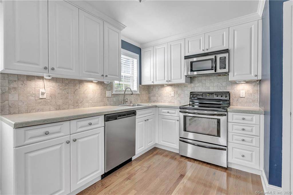 168 Highview Avenue - Photo 1