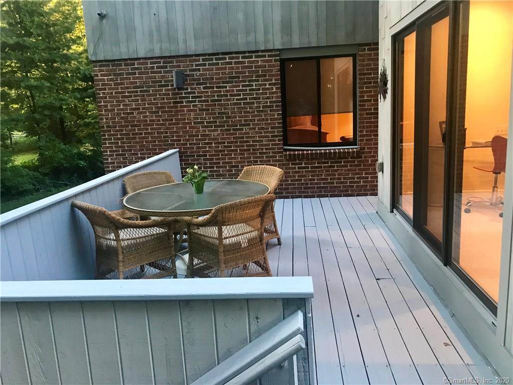 9 Redwood Lane - Photo 1