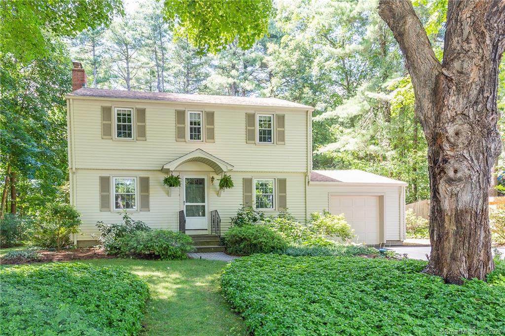 86 Lawrence Avenue - Photo 1