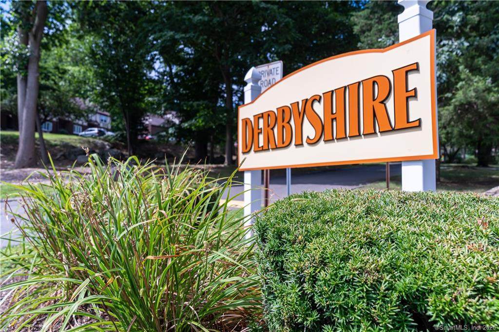 42 Derbyshire - Photo 1