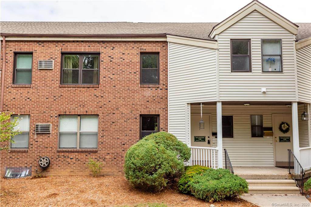136 Wellington Drive - Photo 1