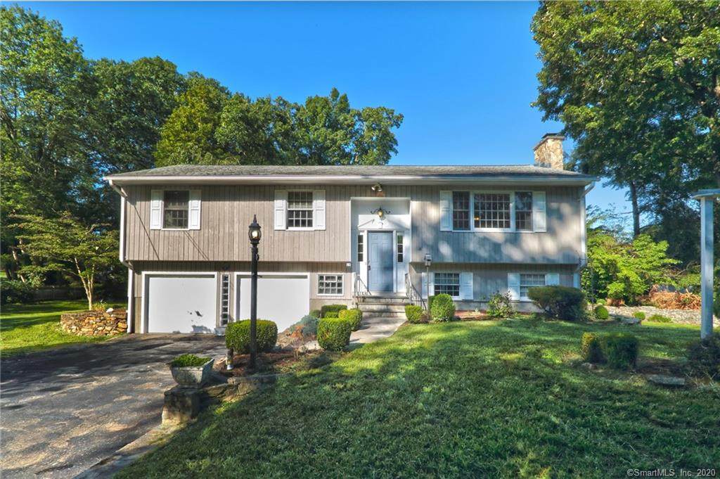19 Woodfield Drive - Photo 1