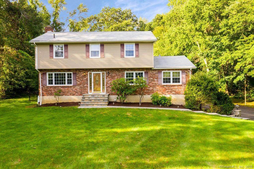 12 Fleetwood Drive - Photo 1