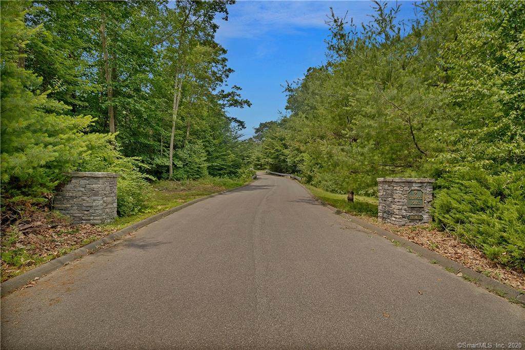 17 Sherwood Forest Lane - Photo 1
