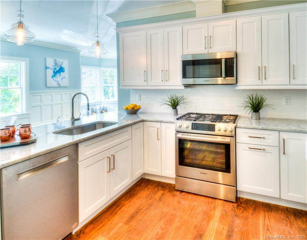 77 Leroy Avenue - Photo 1