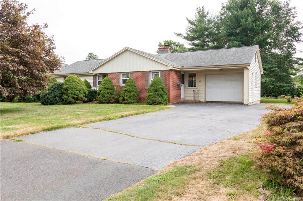 985 Cloverdale Circle - Photo 1