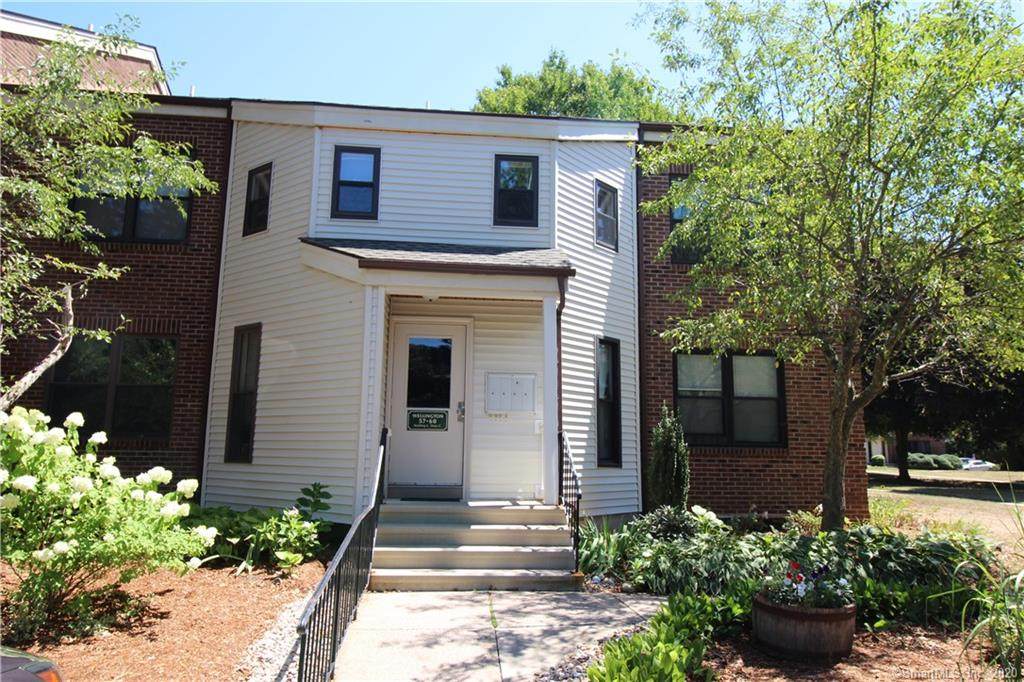 72 Wellington Drive - Photo 1