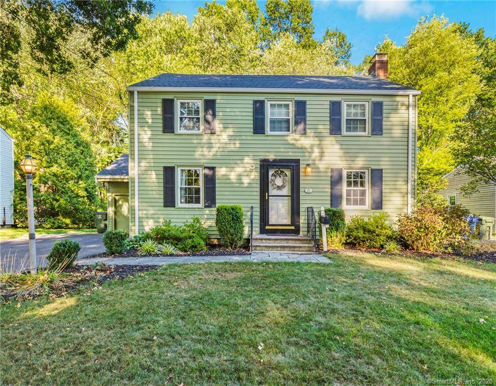 34 Mohegan Drive - Photo 1