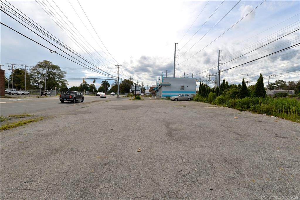 1940 Stratford Avenue - Photo 1