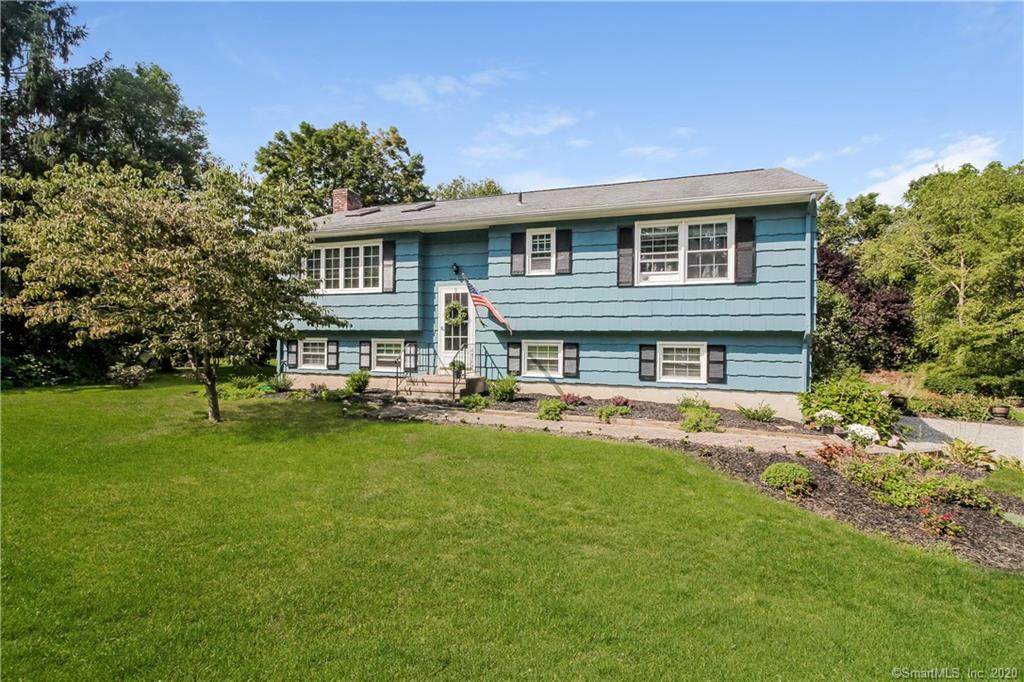 4 Rolling Glen Drive - Photo 1