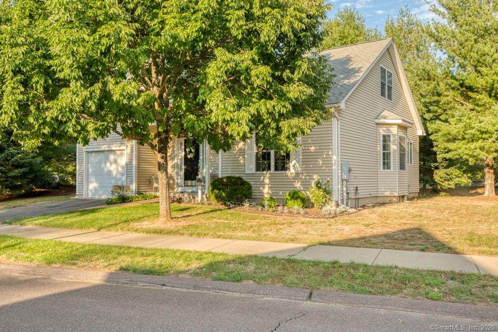 32 Quail Hollow - Photo 1