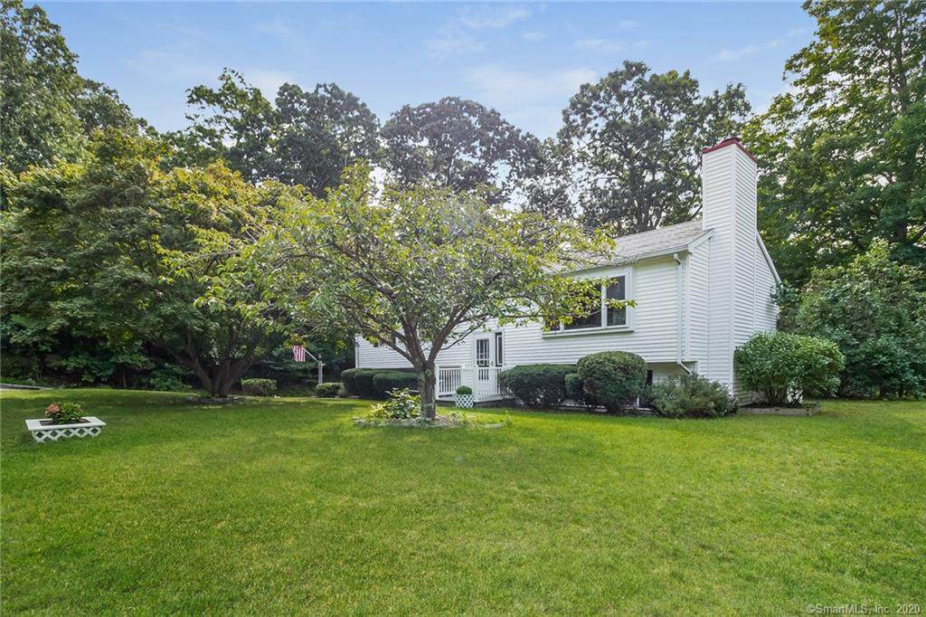 8 Oak Hill Drive - Photo 1