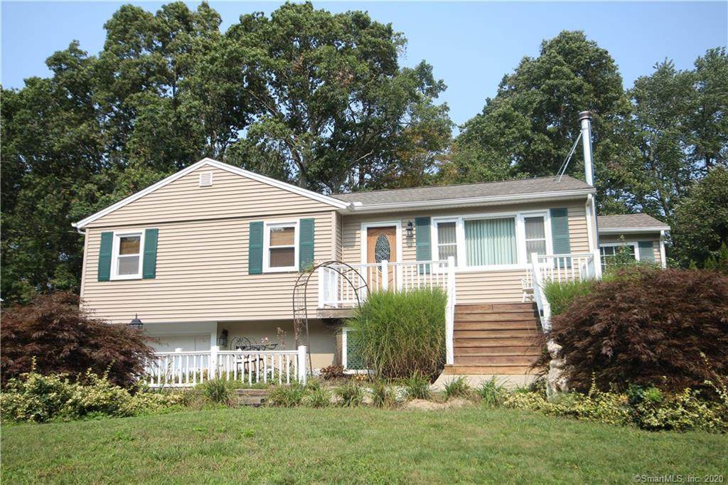 26 Colonial Drive - Photo 1