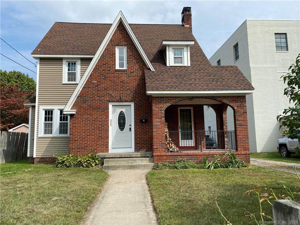 555 Main Street - Photo 1
