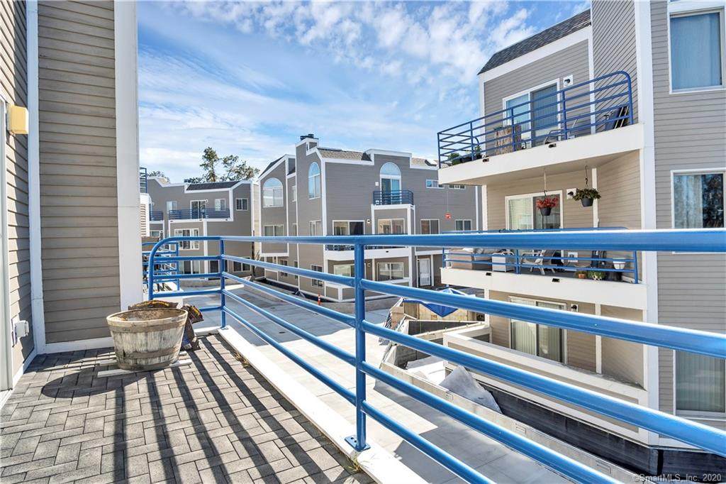 61 Harbour Close - Photo 1