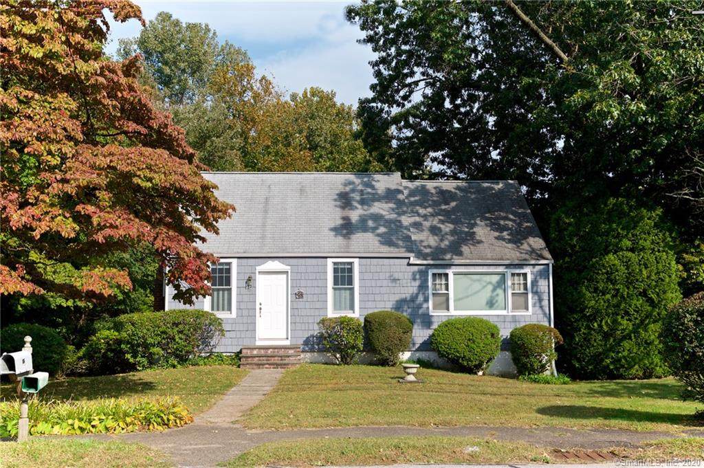 82 Grumman Avenue - Photo 1