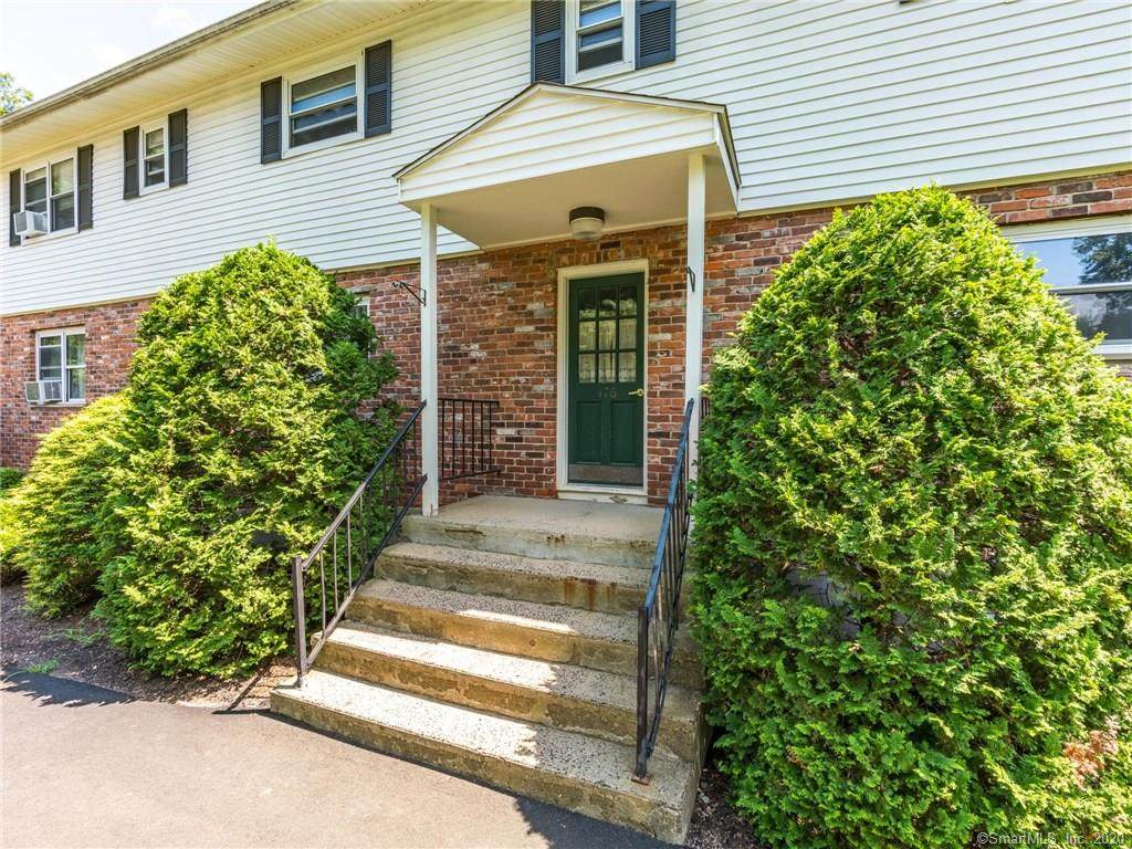 476 Oak Avenue - Photo 1