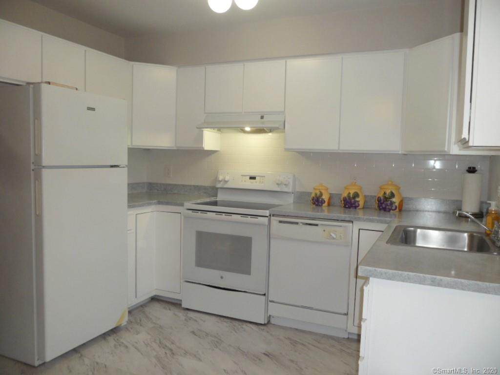 10 Hawthorne Avenue - Photo 1