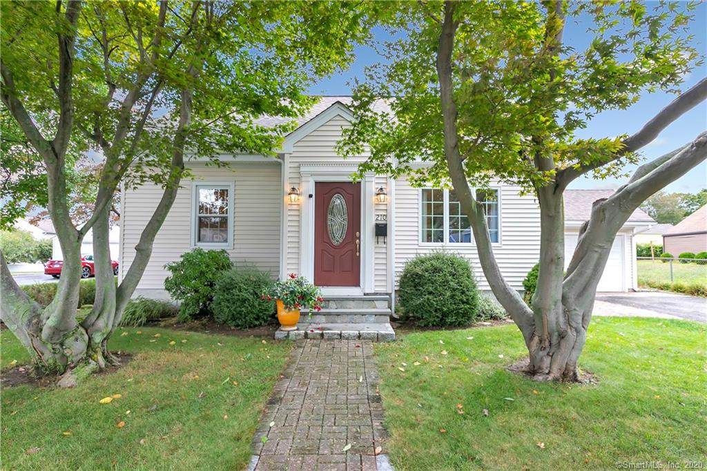 210 Glenfield Avenue - Photo 1