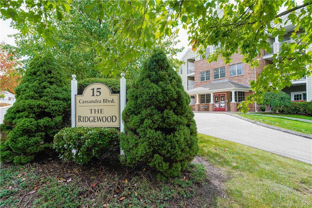 15 Cassandra Boulevard - Photo 1
