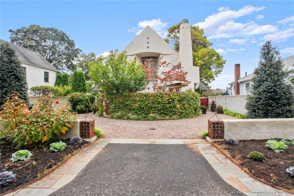 32 Crest Road - Photo 1