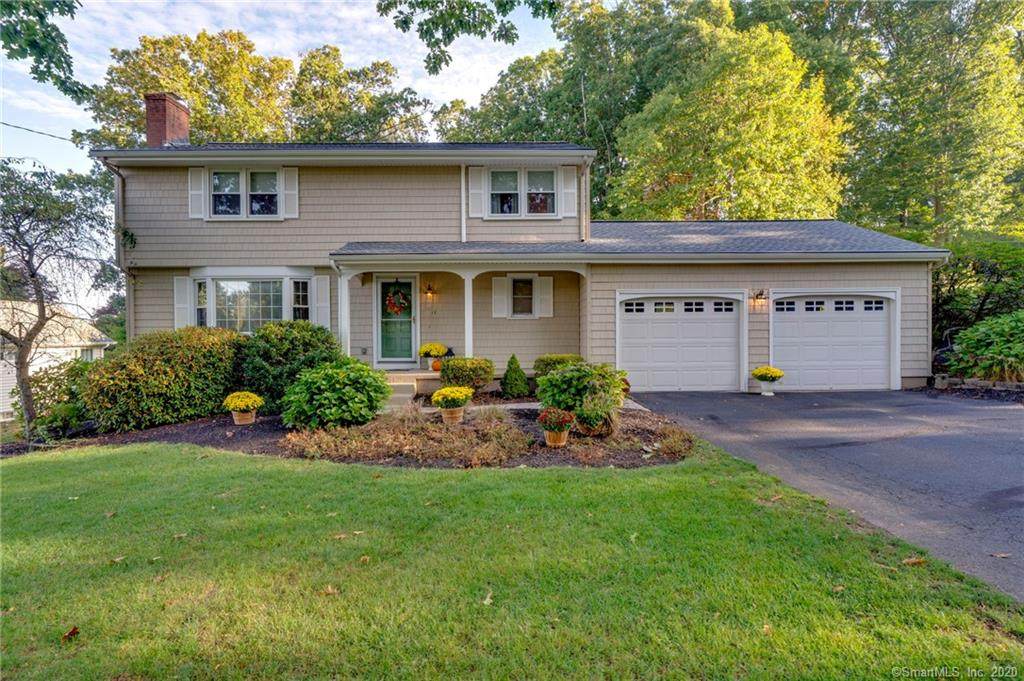 11 Oakwood Drive - Photo 1