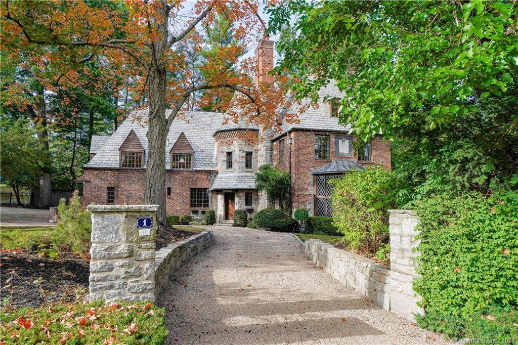 1 Woodside Circle - Photo 1