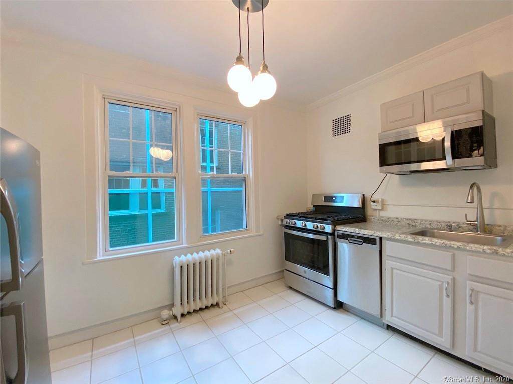 637 Summer Street - Photo 1