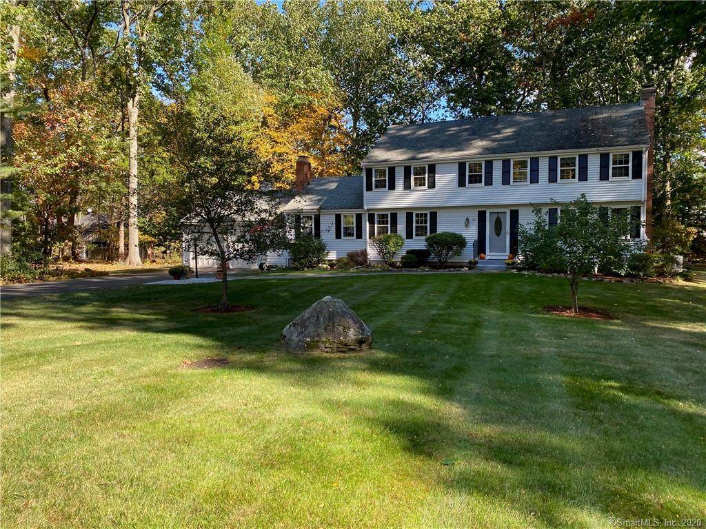 10 Highwood Circle - Photo 1