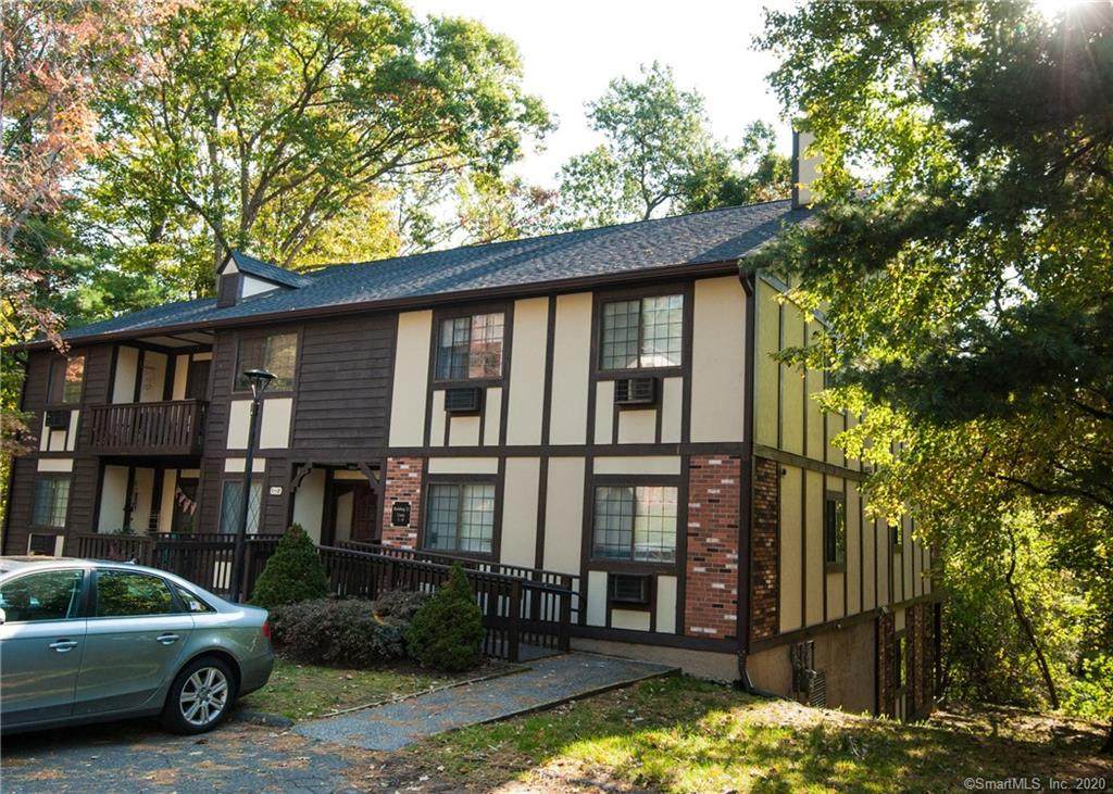 8 Carlisle Court - Photo 1
