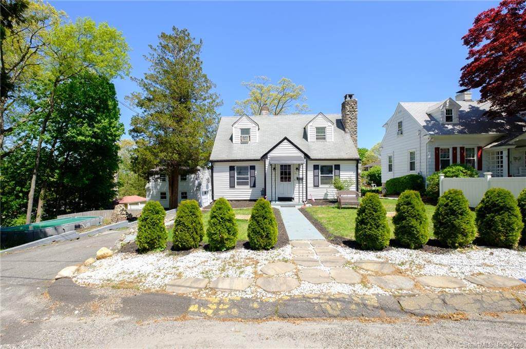 26 Elmhurst Avenue - Photo 1