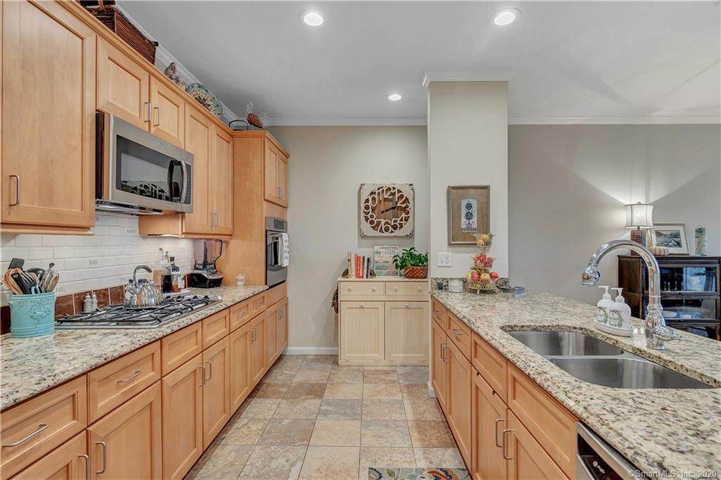 60 Maple Street - Photo 1