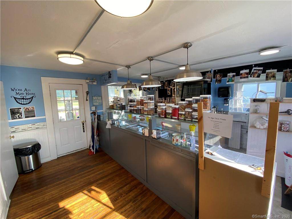 24 Norwich Avenue - Photo 1