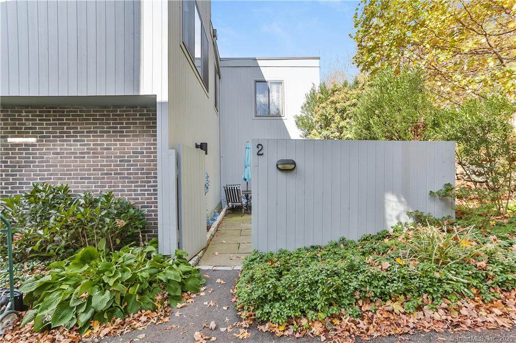 2 Hollyberry Lane - Photo 1