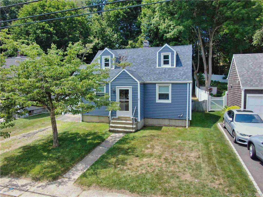 8 Bartlett Manor - Photo 1
