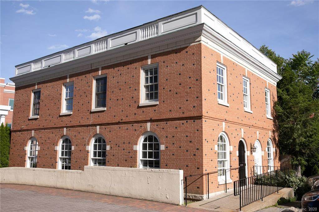 706 Bedford Street - Photo 1