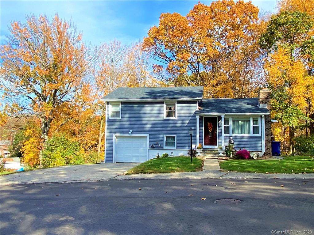 11 Shadee Lane - Photo 1