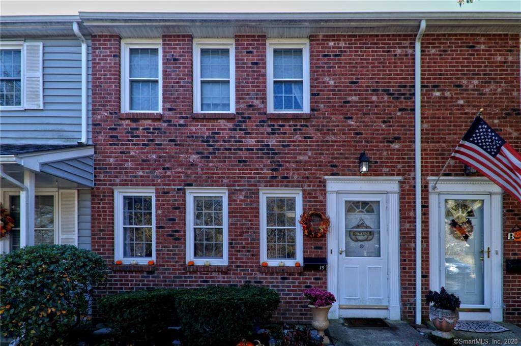 19 Greenwich Way - Photo 1