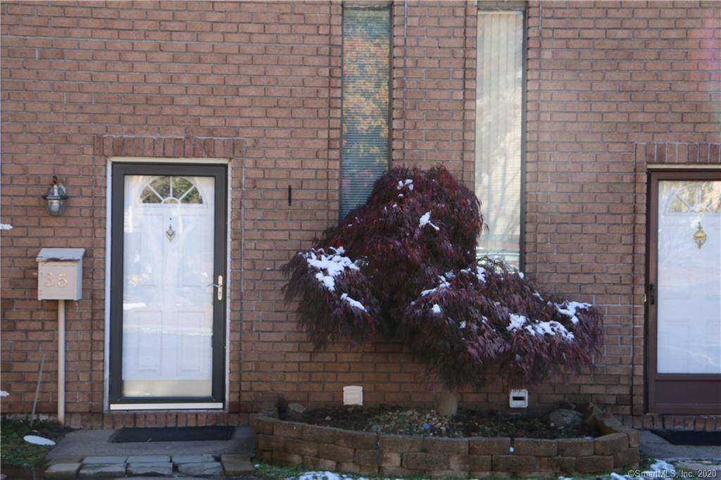 35 Sutton Place - Photo 1