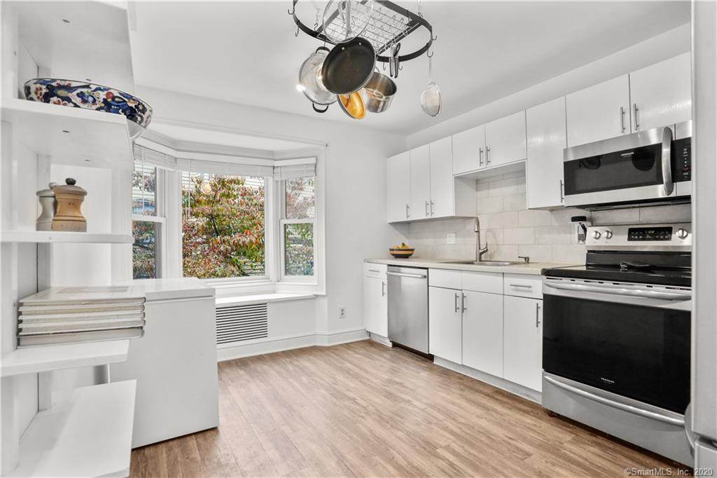 8 Oakwood Avenue - Photo 1